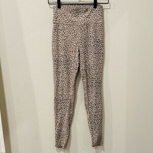 Pink‎ Lily Leopard Print High-Waisted Leggings Tan Gray 7/8 Size Small